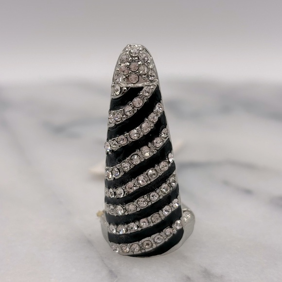 Spike Striped Crystal Finger Nail Ring - Picture 5 of 6